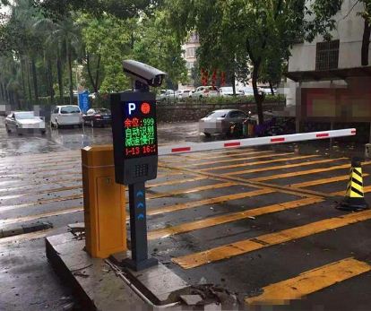 ��������xُ(g��u)һ����ԃr(ji��)�ȵ�ͣ܇(ch��)��(ch��ng)���l